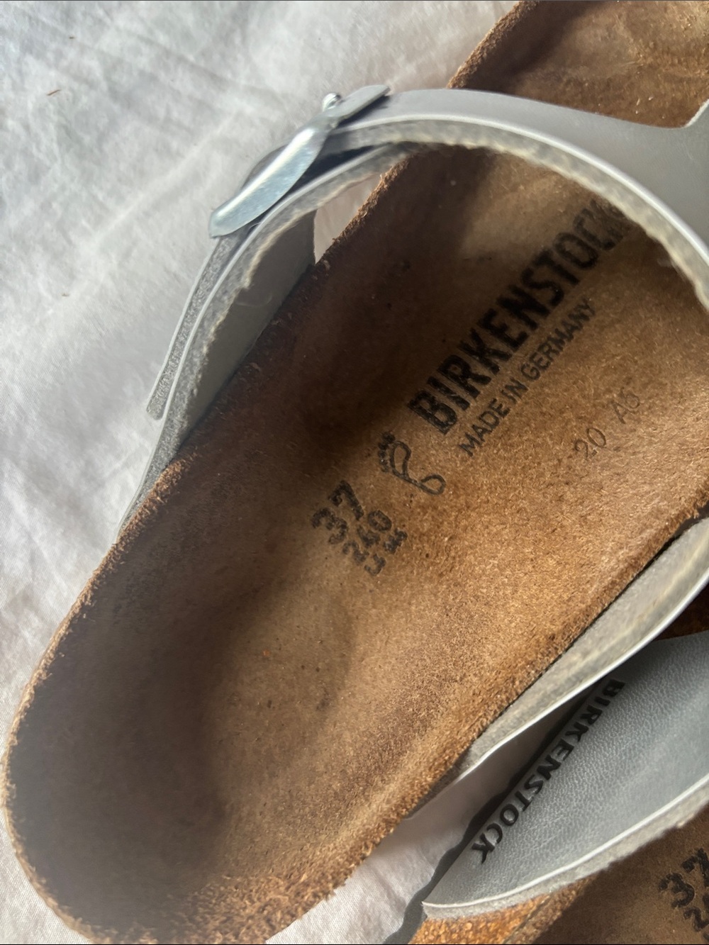 EUC Birkenstock Gizeh Birko-Flor in Silver, 37 - Picture 9 of 9